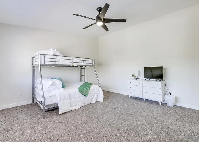 Furnished Patio! Family-friendly Retreat In * Tempe