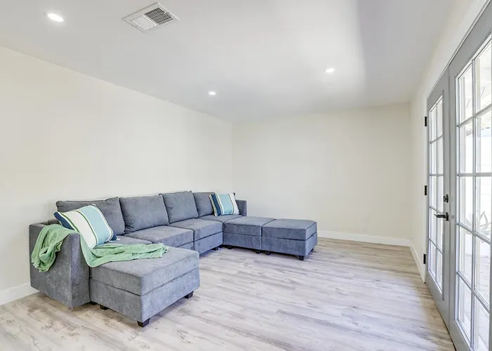 Furnished Patio! Family-friendly Retreat In Holiday home