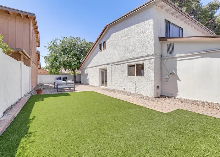 Furnished Patio! Family-friendly Retreat In Holiday home